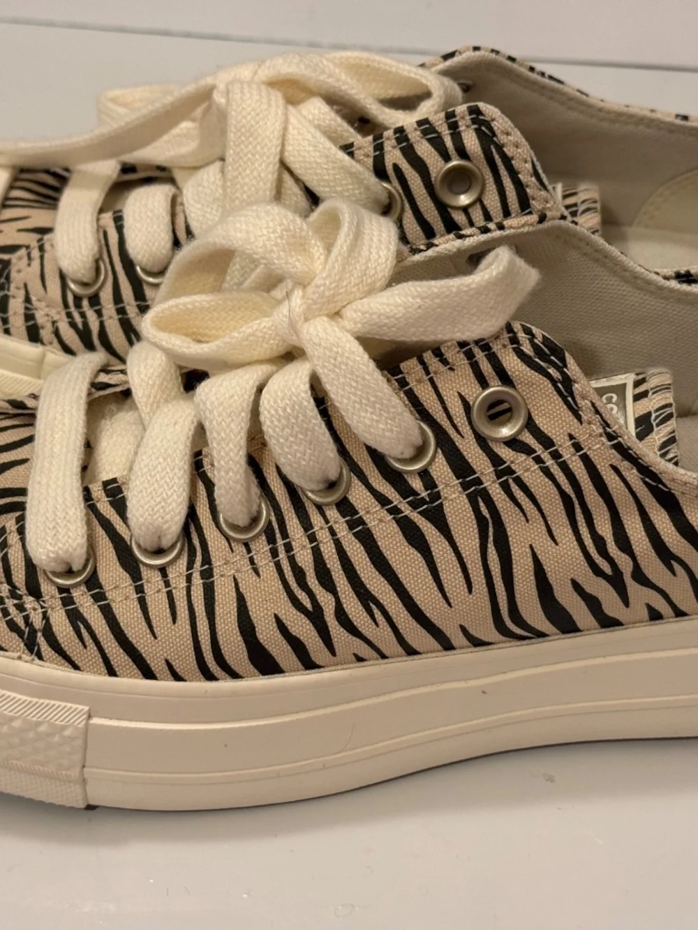 Converse Lift Platform Zebra Print Sneakers Women’s 7.5